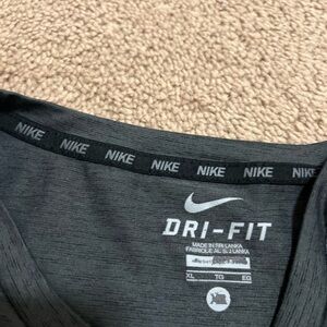 Nike Shirt Mens Extra Large Gray Dri Fit Sleeveless Tank Top Pro Lightweight Gym